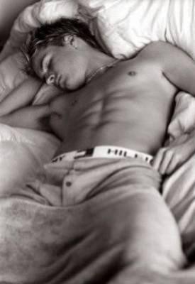 `..->*+* uN HoMmE CoMmE Toi *+*<-..
